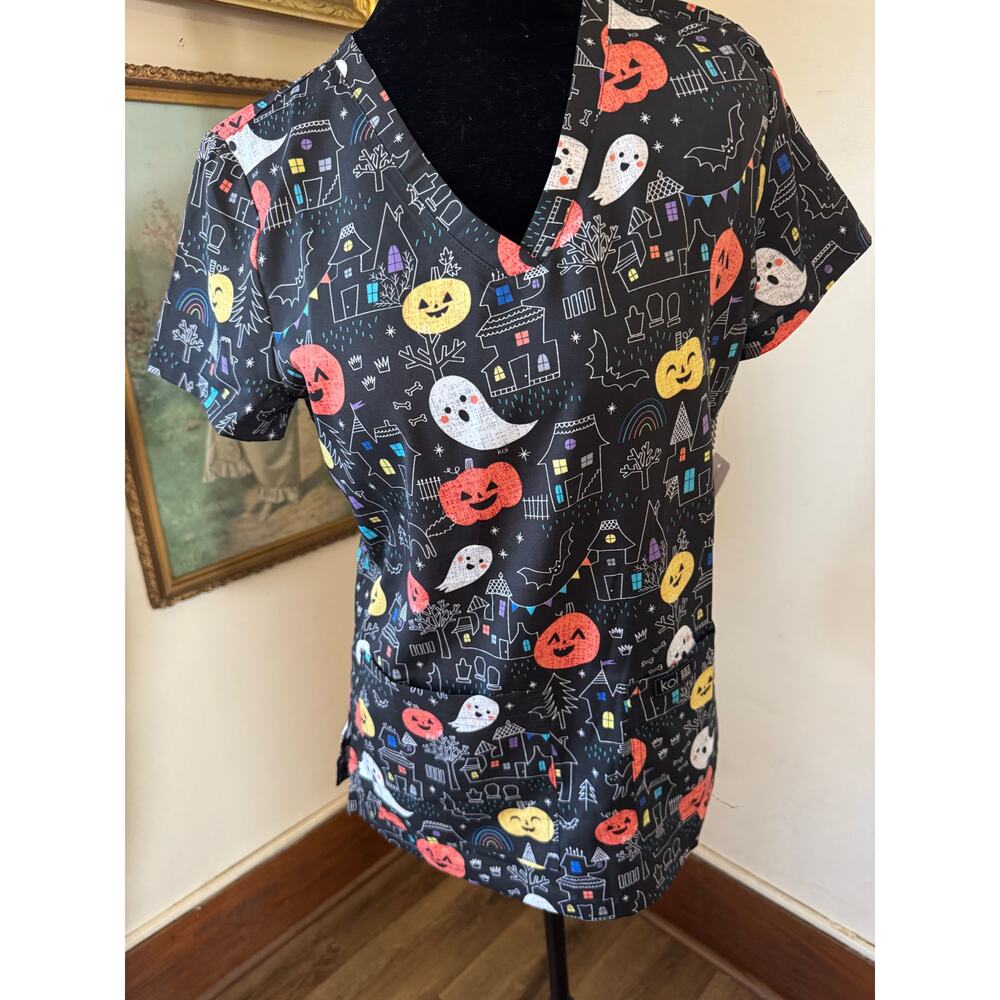 NWT KOI Basics Halloween Haunted Night Scrub Top XS Ghost Pumpkin Print